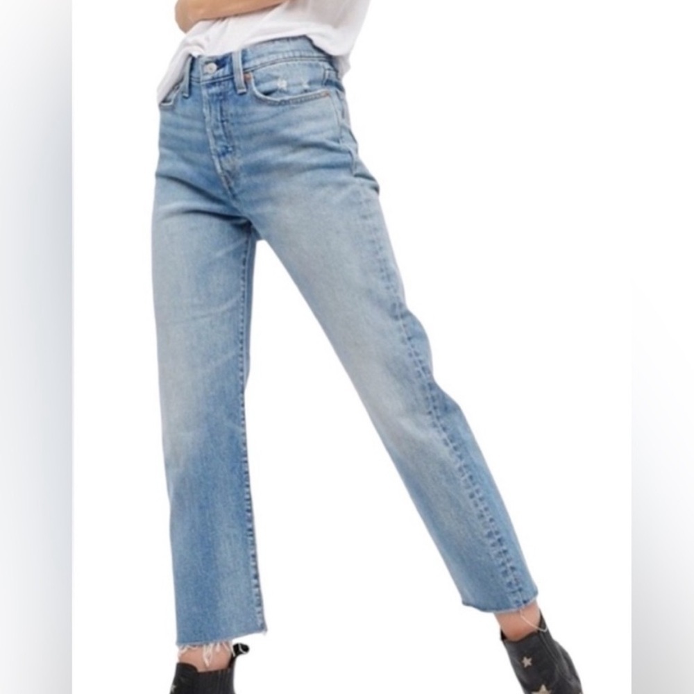 Levi’s Wedgie Straight Jeans Raw Hem Size 31